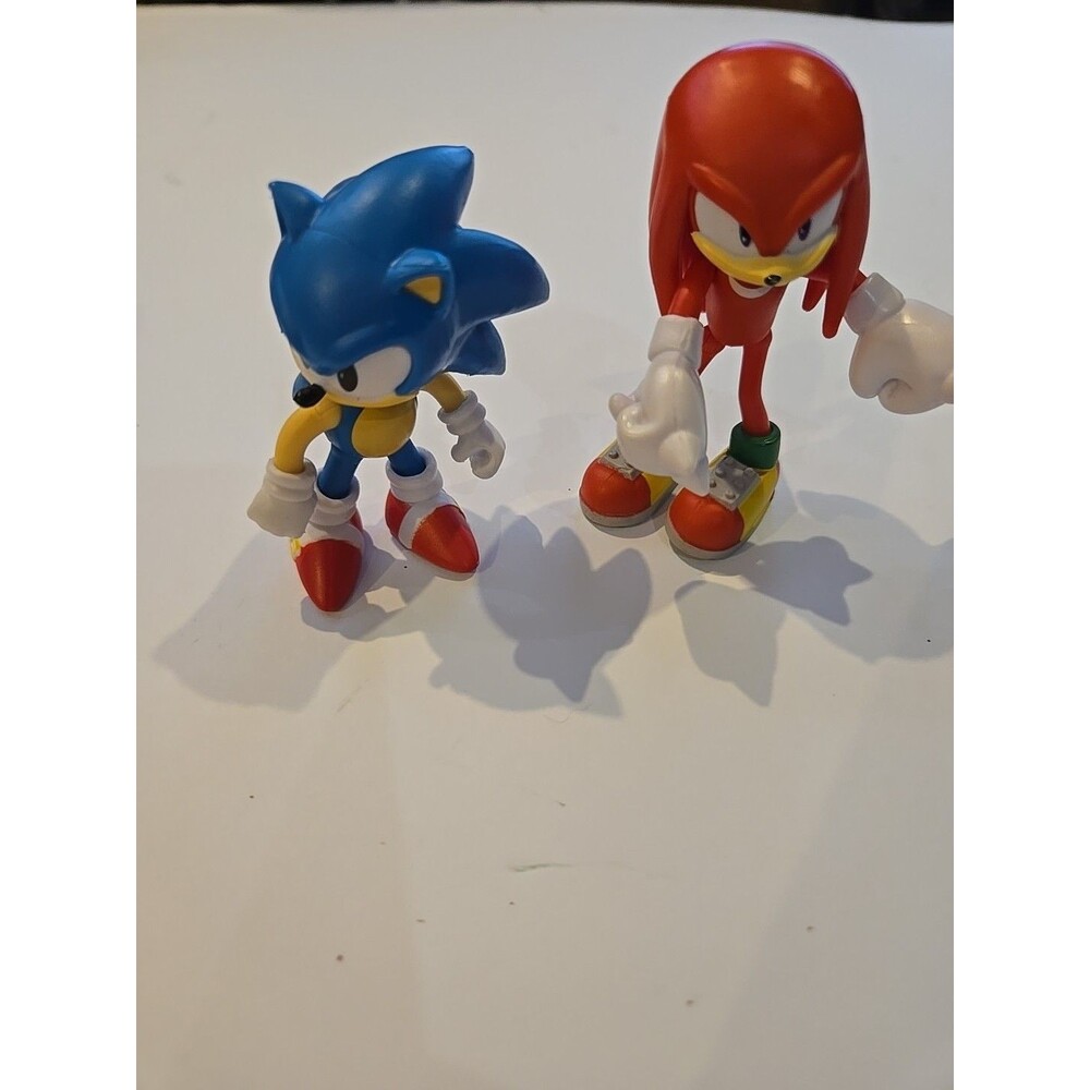 JAZWARES Sonic The Hedgehog KNUCKLES 3” Action Figure and JAKKS SONIC 3” Lot